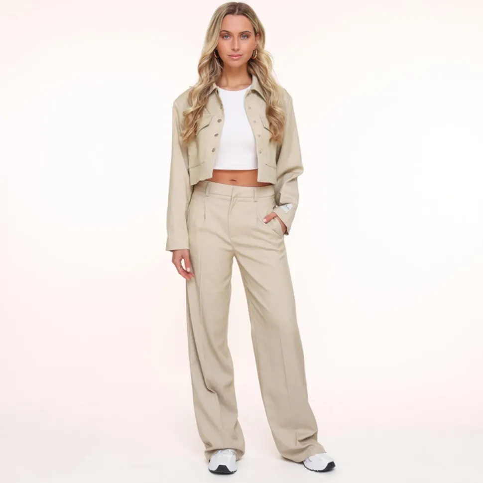 Olivia & Kate Beige Studio Cropped-Jacket Outlet