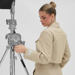 Olivia & Kate Beige Studio Cropped-Jacket Outlet