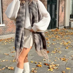 Olivia & Kate Creme Wool Oversized Knitted-Sweater Fashion